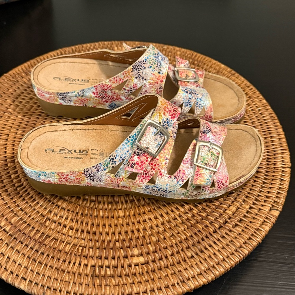 Flexus by spring step Women's Multicolor Sandals size 9‎